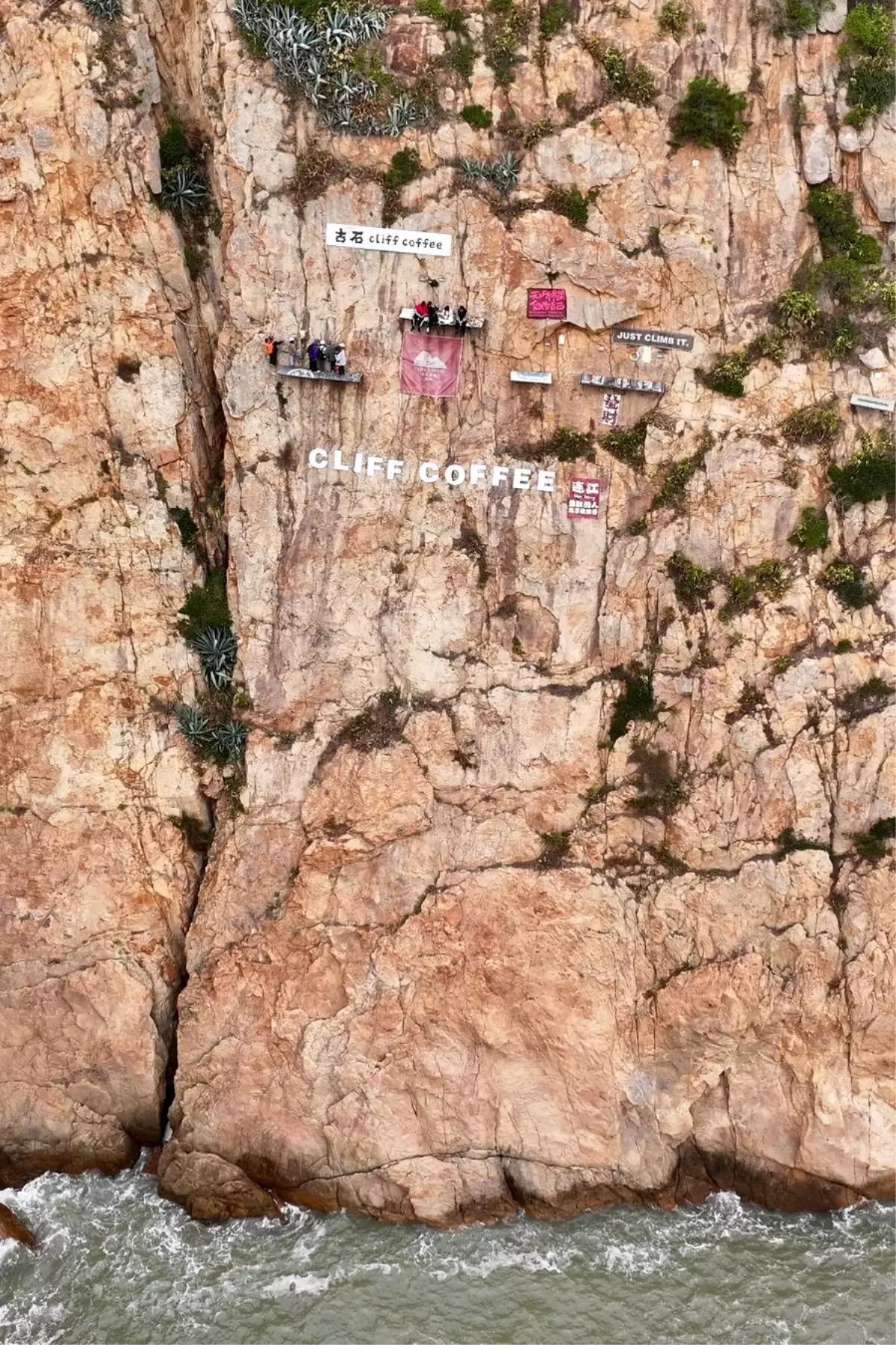 Uçurumda Kahve Keyfi