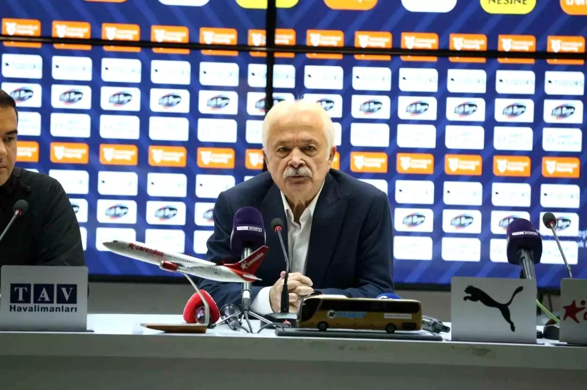 Karagümrük\'te Teknik Ekip Görevini Bıraktı