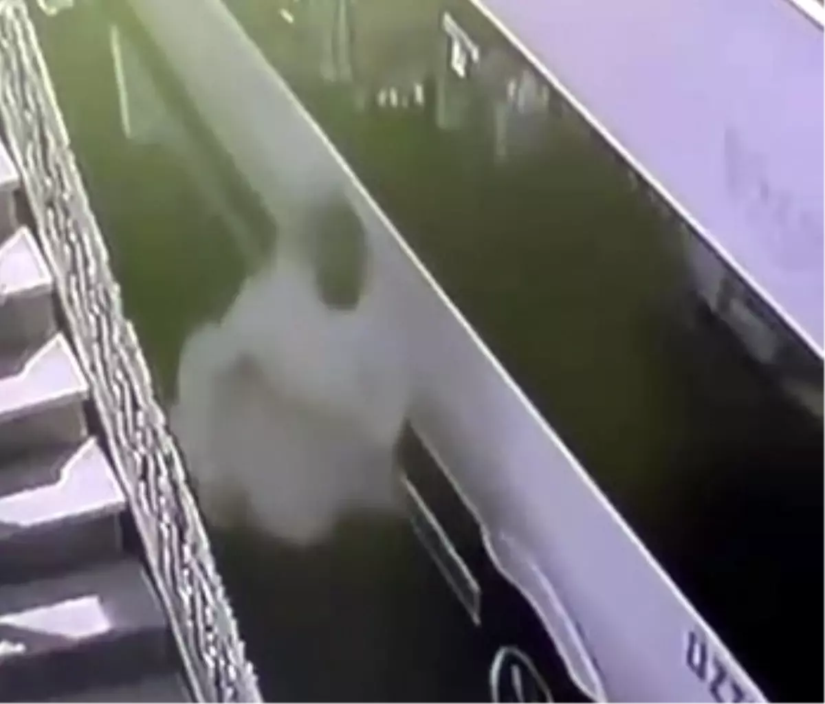 Avcılar\'da Minibüsten 40 Bin Lira Değerinde Ekipman Çalındı