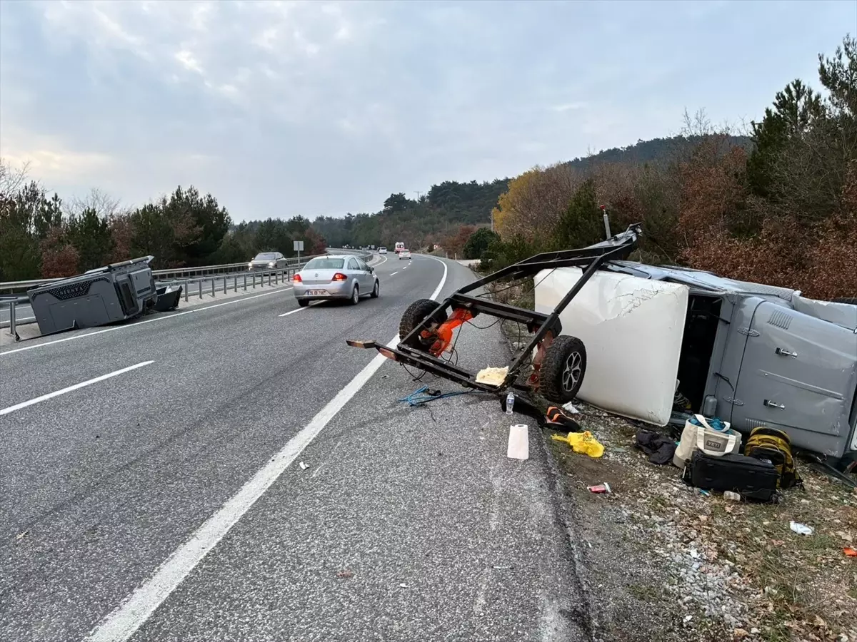 İvrindi\'de Trafik Kazası: 3 Yaralı