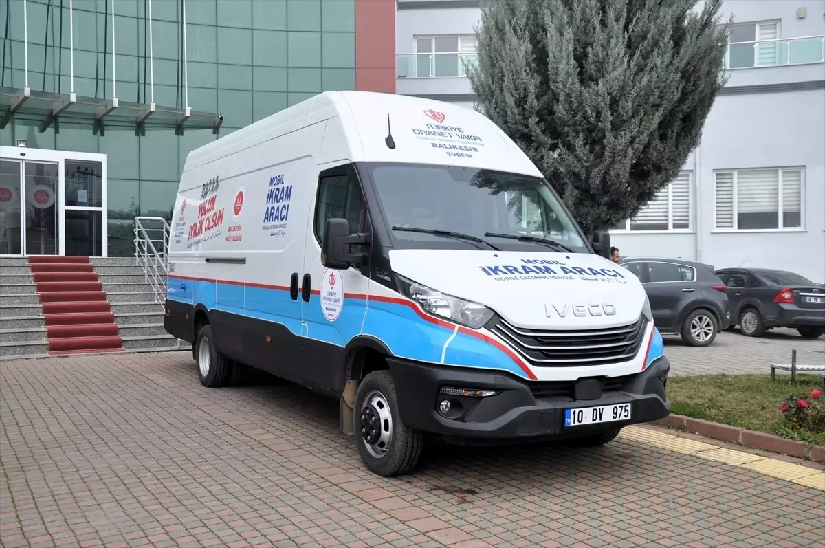Balıkesir\'de Mobil İkram Aracı Hizmete Girdi