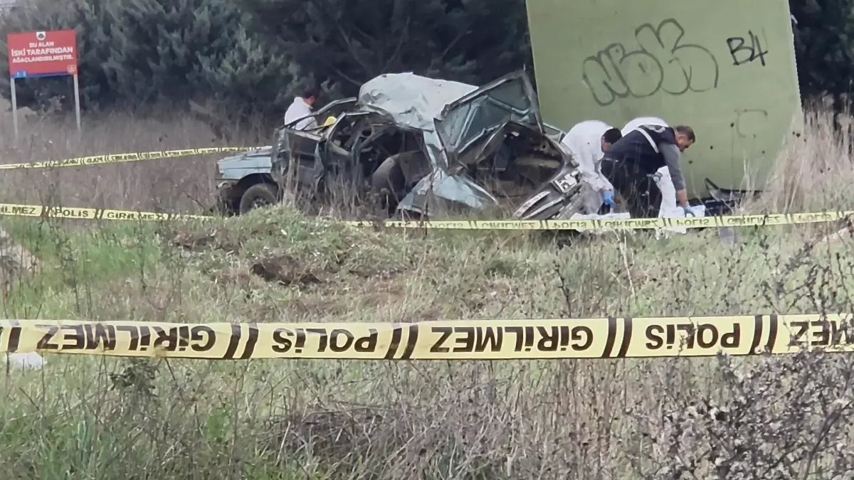  Batman\'da midibüs çekiciye çarptı: 11 yaralı