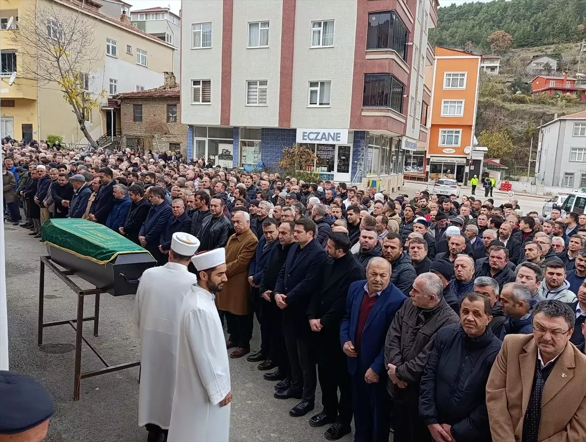 Dikmen Belediye Başkanı Acar\'ın Babası Son Yolculuğuna Uğurlandı