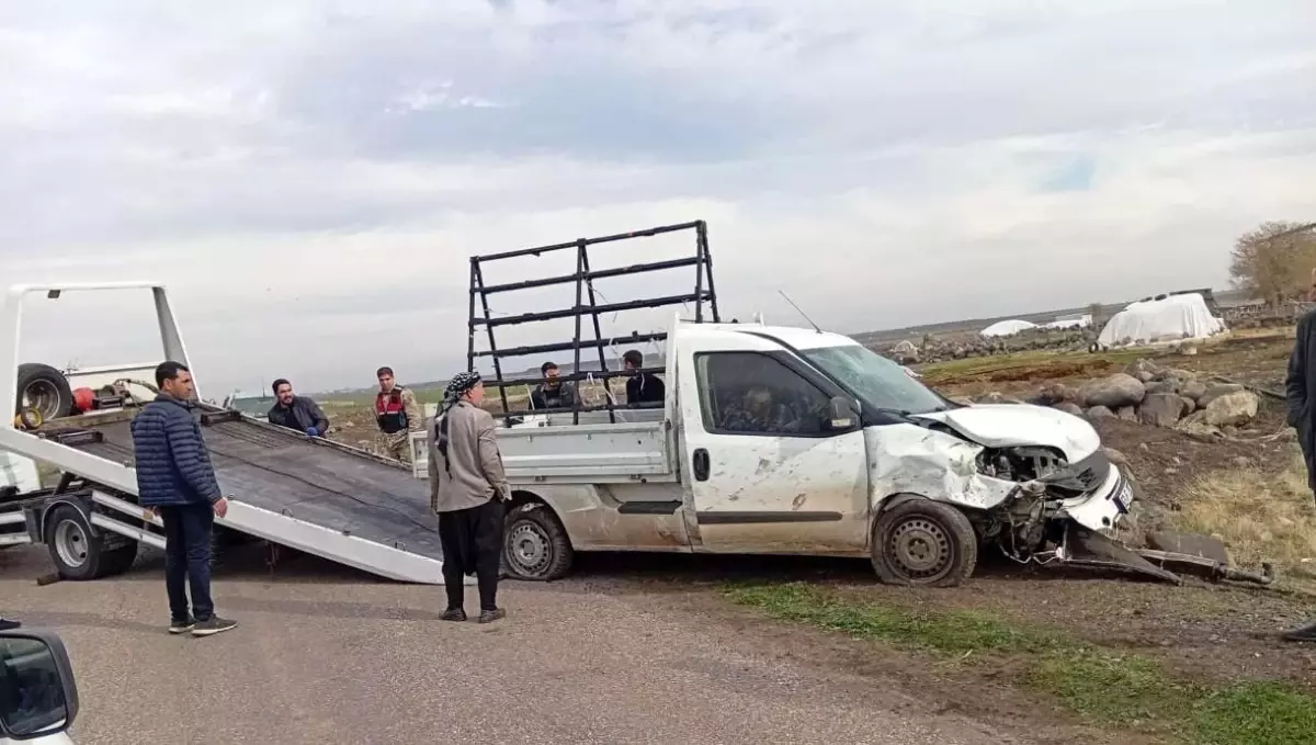 Diyarbakır\'da Pikap Kaza Yaptı: 1 Yaralı