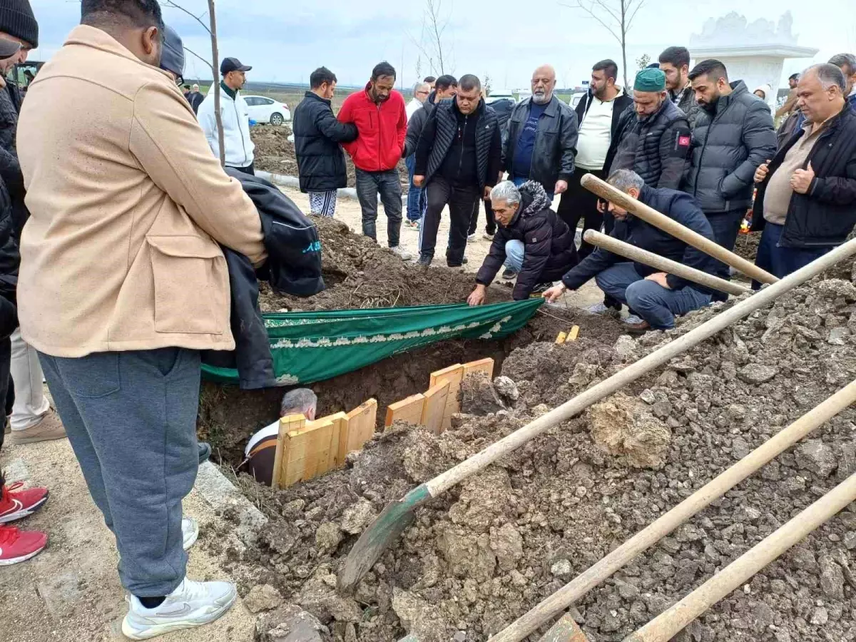 Aynur Erkenci\'nin cenazesi defnedildi