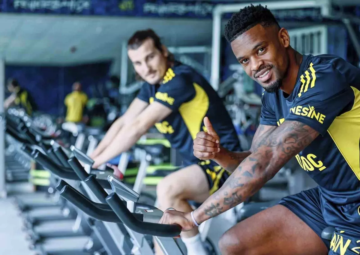 Fenerbahçe Beşiktaş Maçına Hazırlanıyor