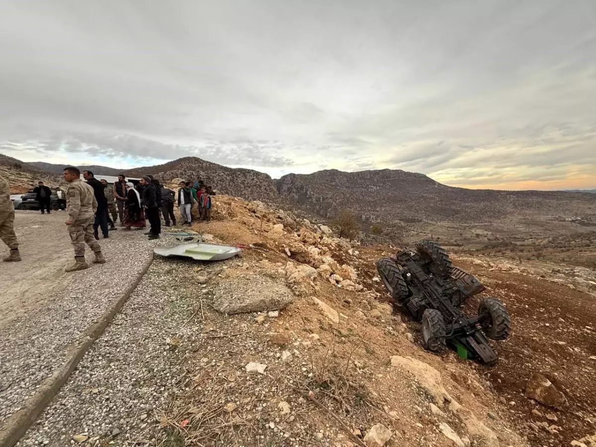 Şırnak\'ta Traktör Devrildi: 13 Yaralı