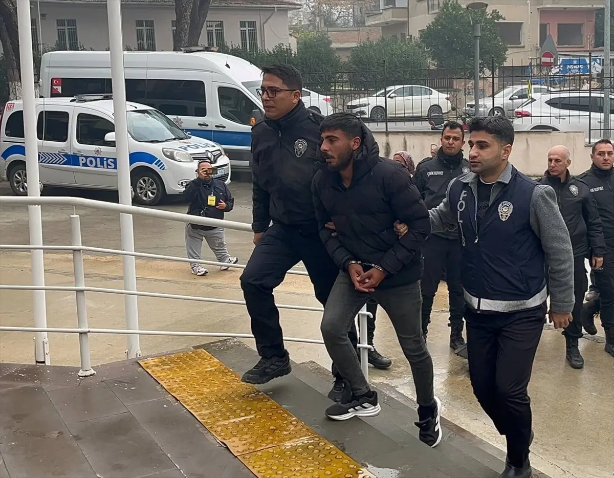 Bayındır\'da Kavga: 2 Tutuklama