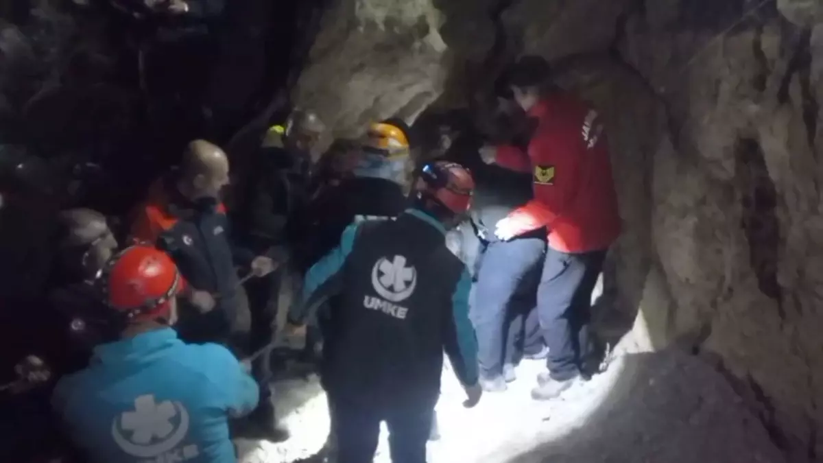 Define Ararken Hayatını Kaybetti