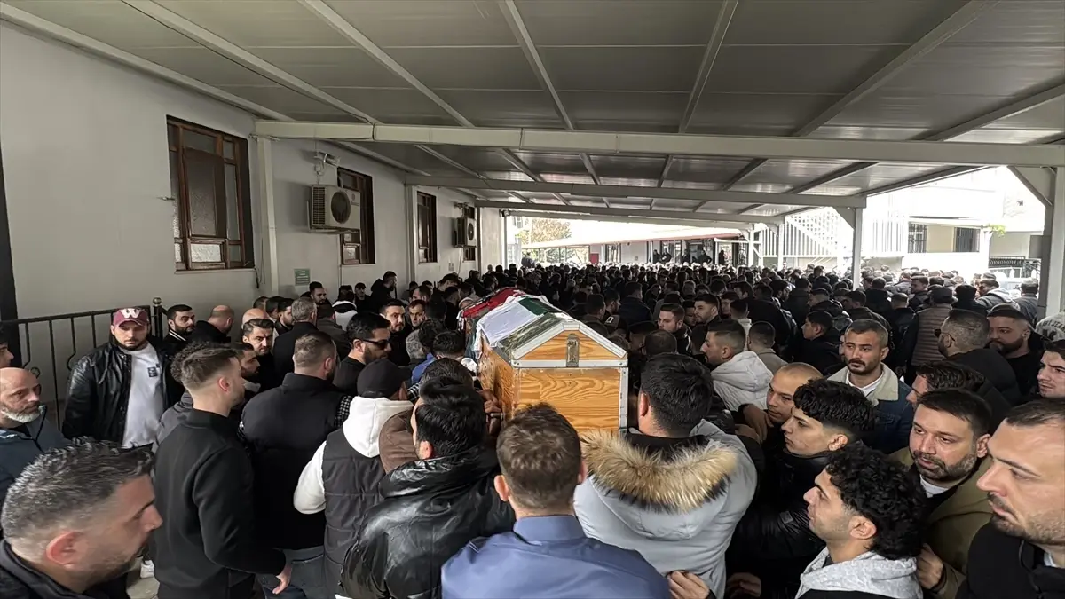 Futbolcu Uğurcan Bekçi\'nin Cenazesi Toprağa Verildi