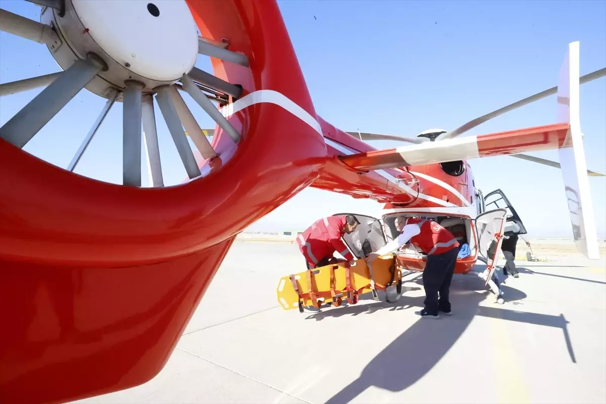 Ambulans Helikopter 449 Hastayı Kurtardı