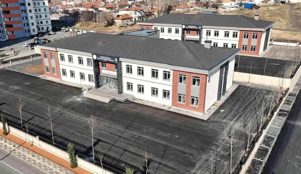 Melikgazi Belediyesi, 3 mahalleye birden hizmet edecek okullarda sona geldi