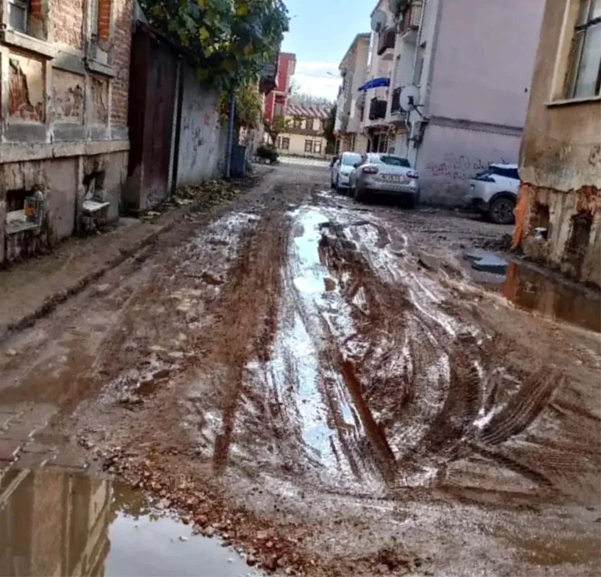 Özgür Özel\'i eleştiren İba: "Anlatılan Edirne ile yaşanan Edirne aynı değil"