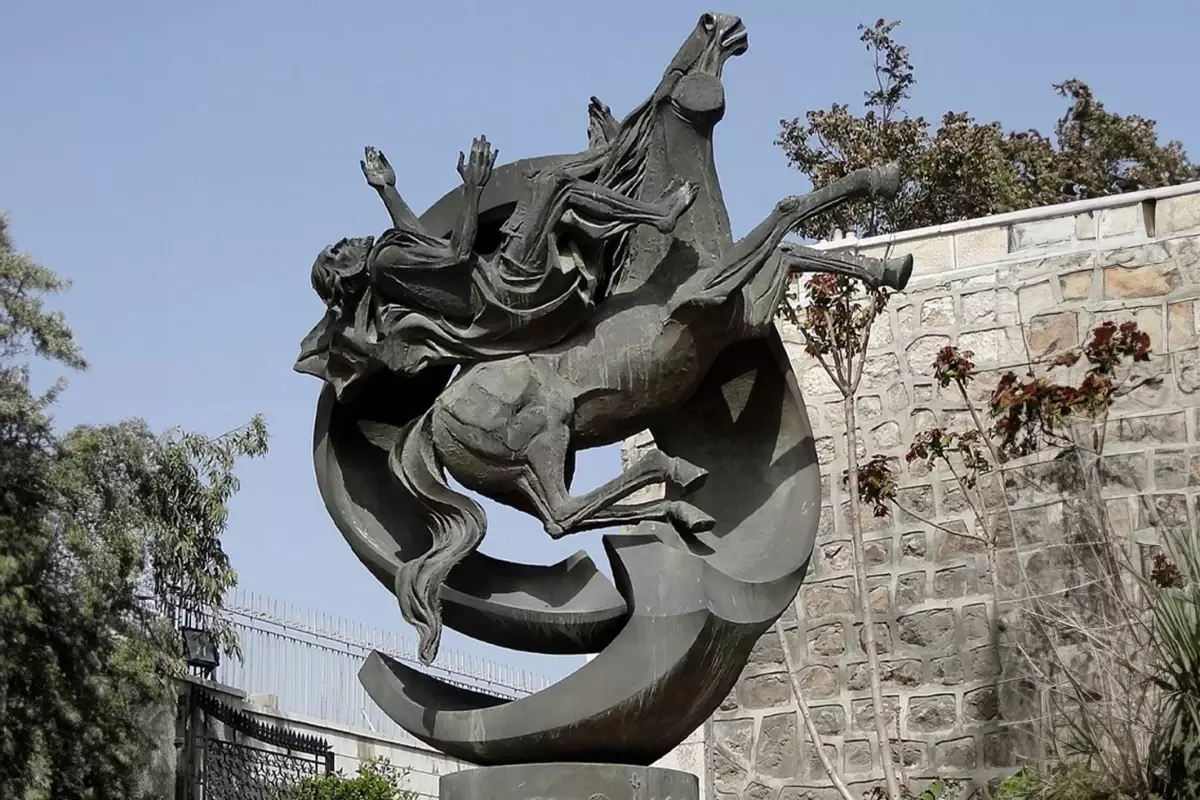 Papa II. John Paul\'ün hediye ettiği Aziz Paul heykeli çalındı