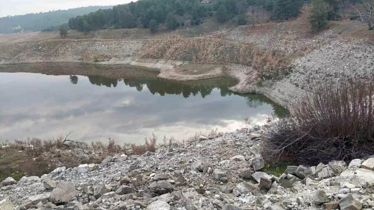 Sarıgöl\'de Barajlardaki Su Seviyesi Düşüyor