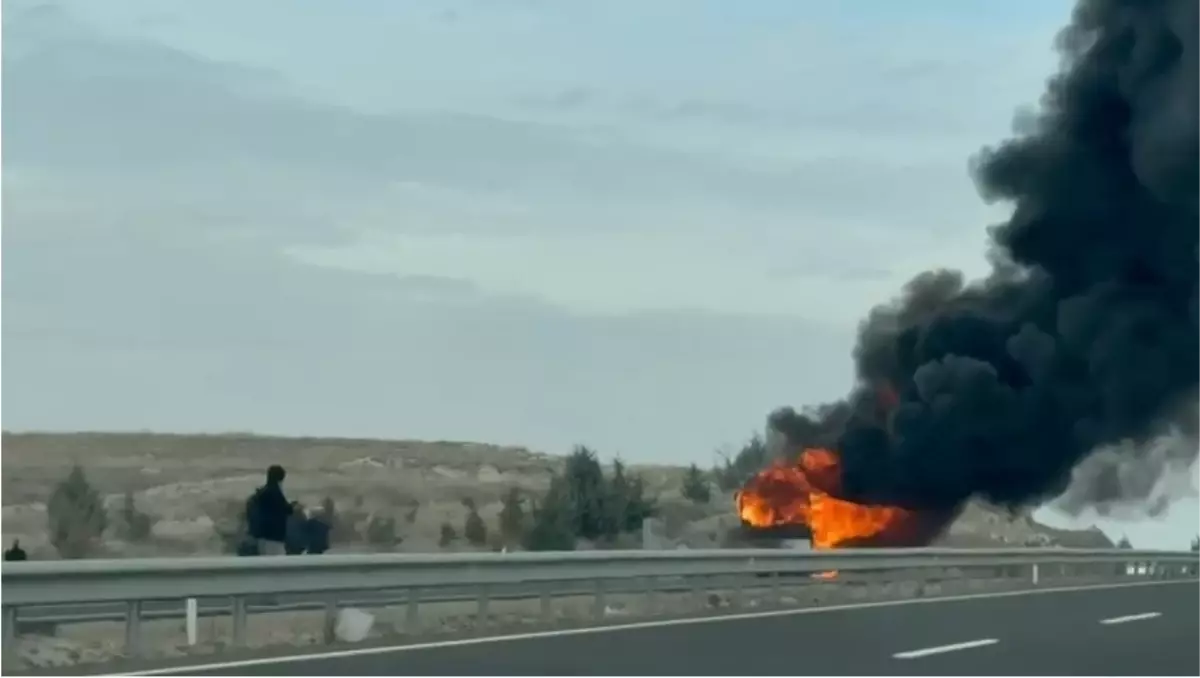 Polatlı\'da Yolcu Otobüsü Yangın Çıkardı