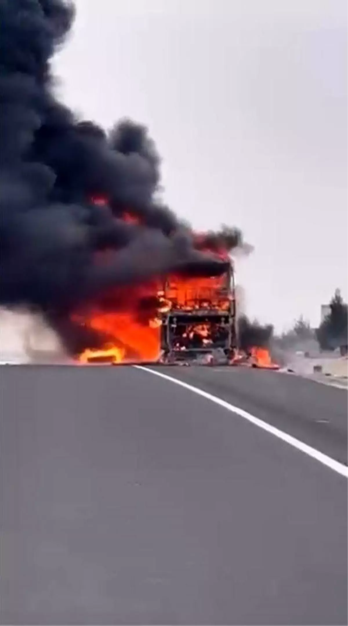 Eskişehir\'de otobüs yandı: Yolcular ölümden döndü