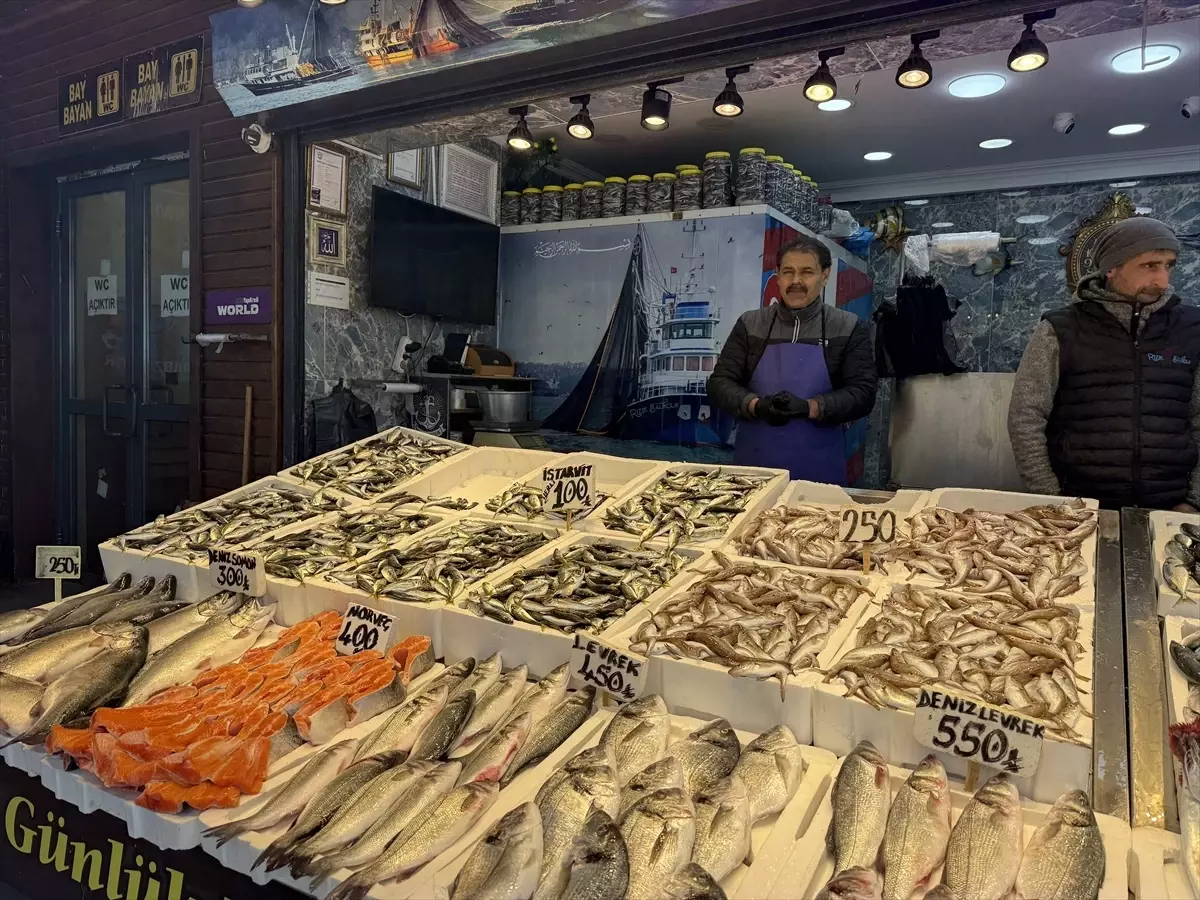 Trabzon\'da Hamsi ve İstavrit 100 Lira