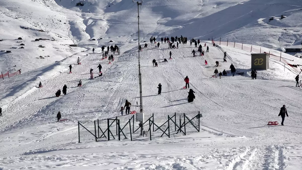 Zigana Dağı\'nda Kış Eğlencesi