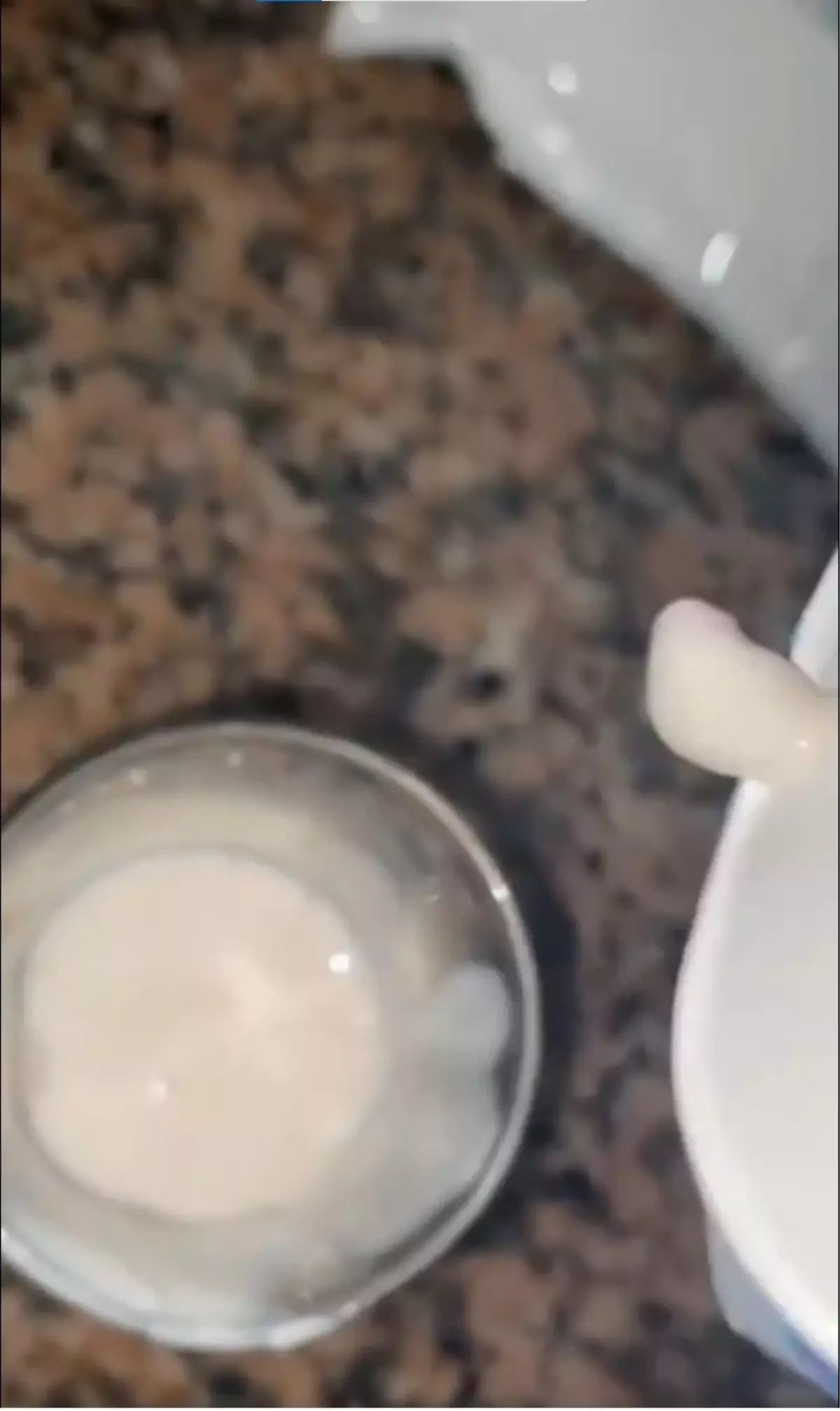 3 harfli markette skandal! Az kalsın çocuğuna yedirecekti