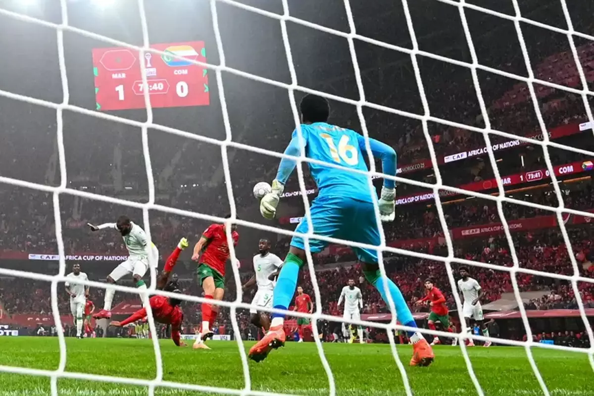 Afrika Kupası\'nın açılış maçında Süper Lig\'in eski yıldızından rövaşata