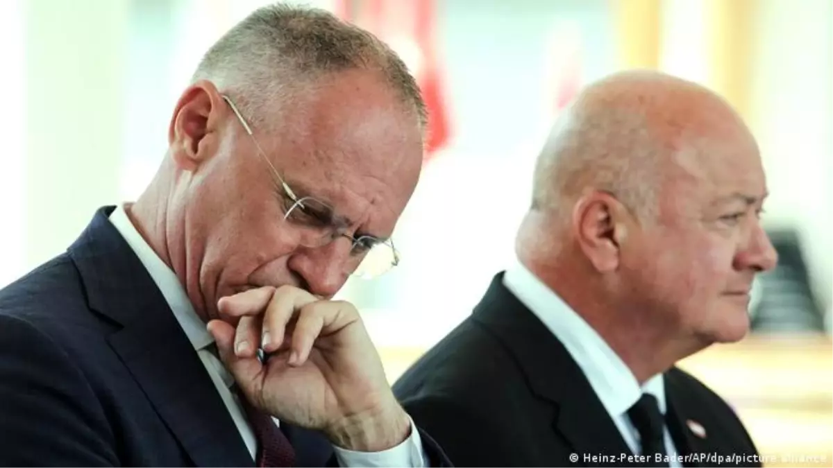 ÖVP\'nin Müslümanlara Yönelik Paylaşımı Siyasi Kriz Yarattı