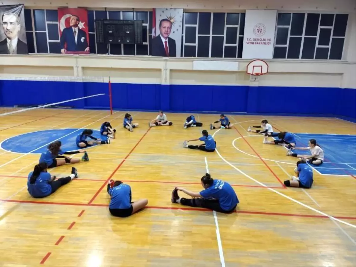 Bilecik\'te Voleybol Antrenmanları Devam Ediyor