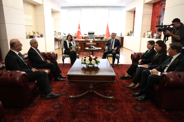 DEM Parti, CHP ile görüşüyor