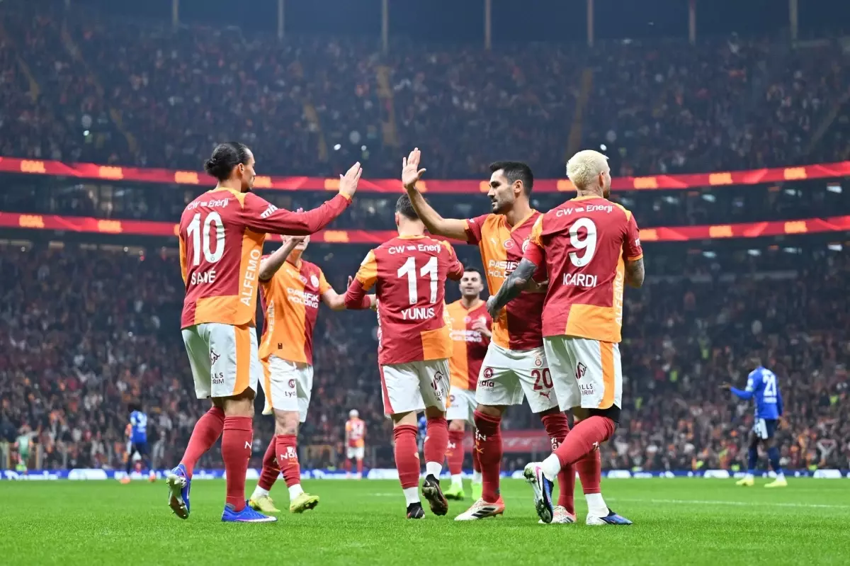 Galatasaray, Kasımpaşa\'yı 3-0 Yenerek Liderliği Sürdürdü