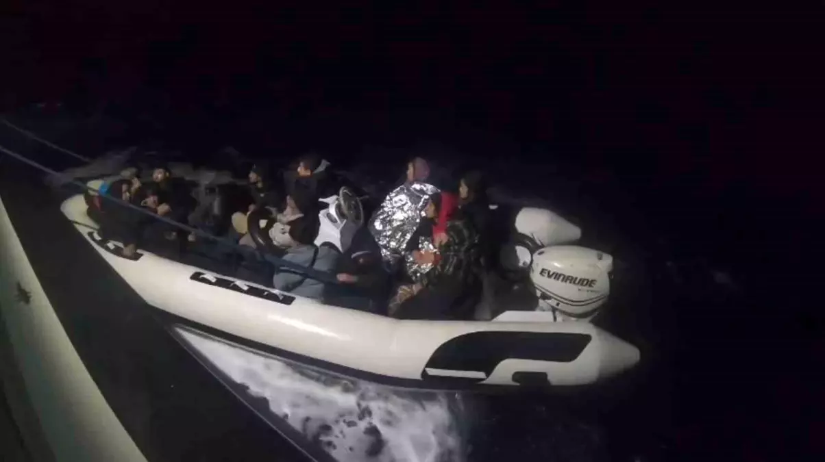 İzmir\'de Düzensiz Göçmen Operasyonları