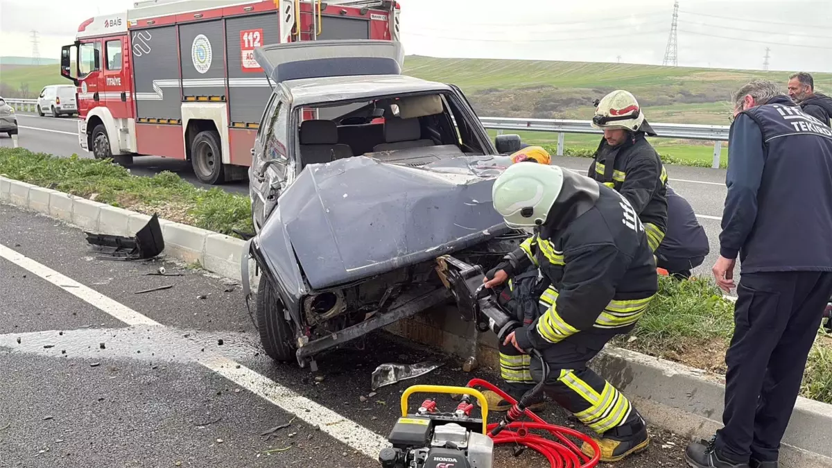 Çorlu\'da lastik patladı, otomobil takla attı