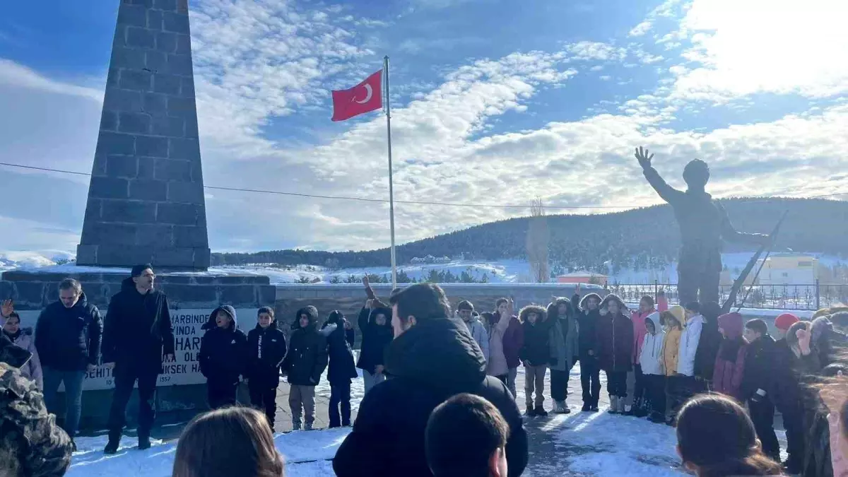 Sarıkamış\'ta genç yürekler donan umutları ısıttı