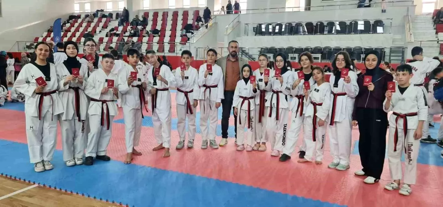 Siyah kuşak sınavında Afyonkarahisarlı sporculardan önemli başarı
