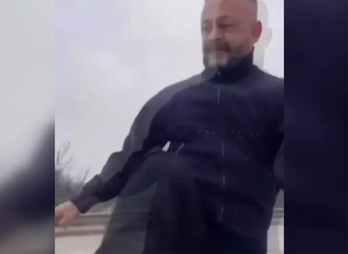 Trafikte takip edip sıkıştırdığı belediye meclis üyesinin otomobiline saldırdı; o anlar kamerada