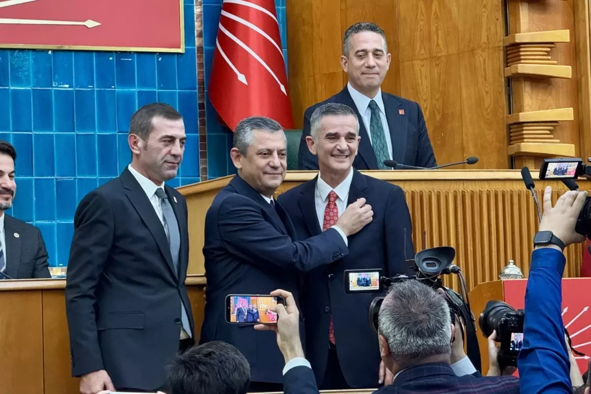 Ümit Dikbayır, DEM Parti milletvekillerine: Meclis\'te yeteri kadar terörist var