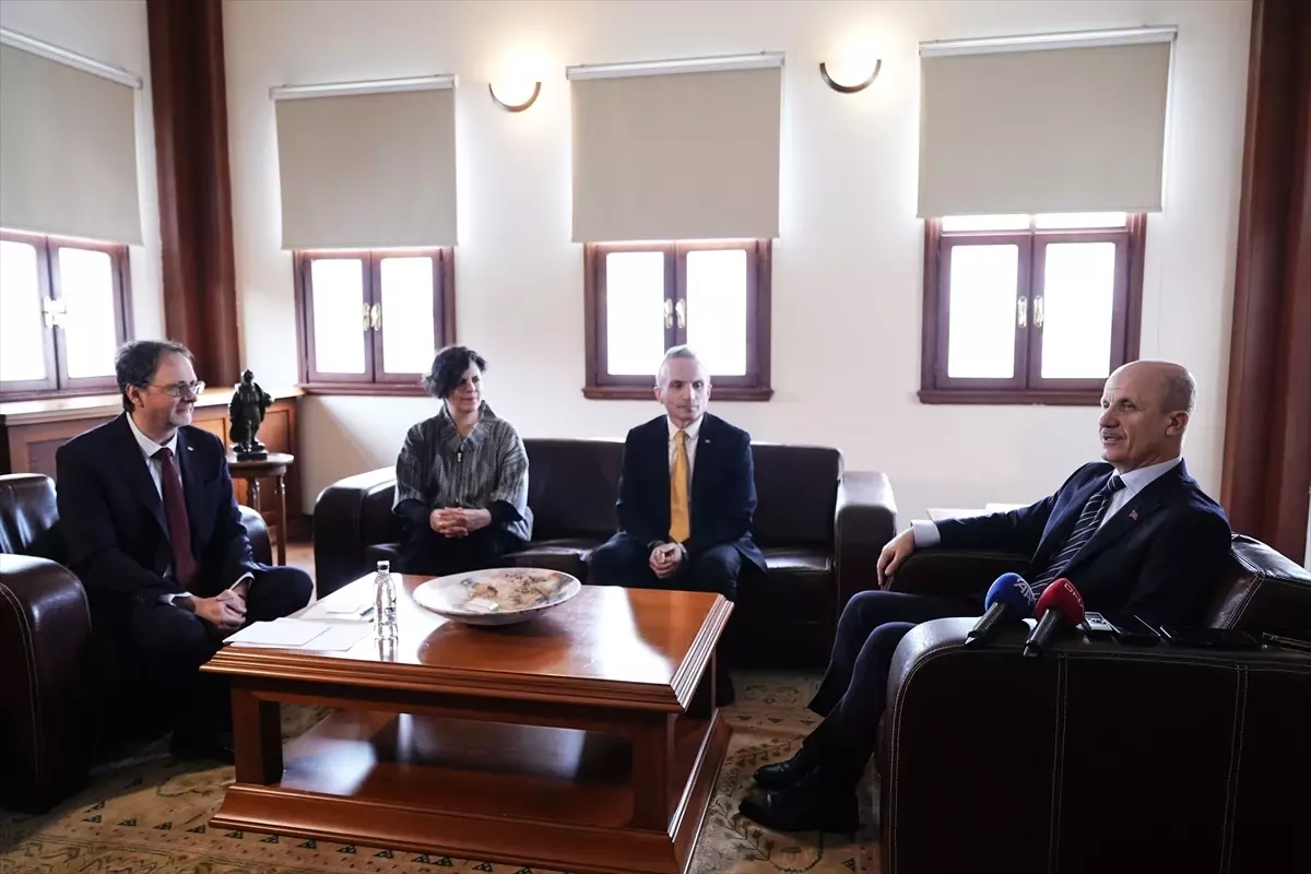 YÖK Başkanı Özvar\'dan Mimar Sinan Üniversitesi Ziyareti
