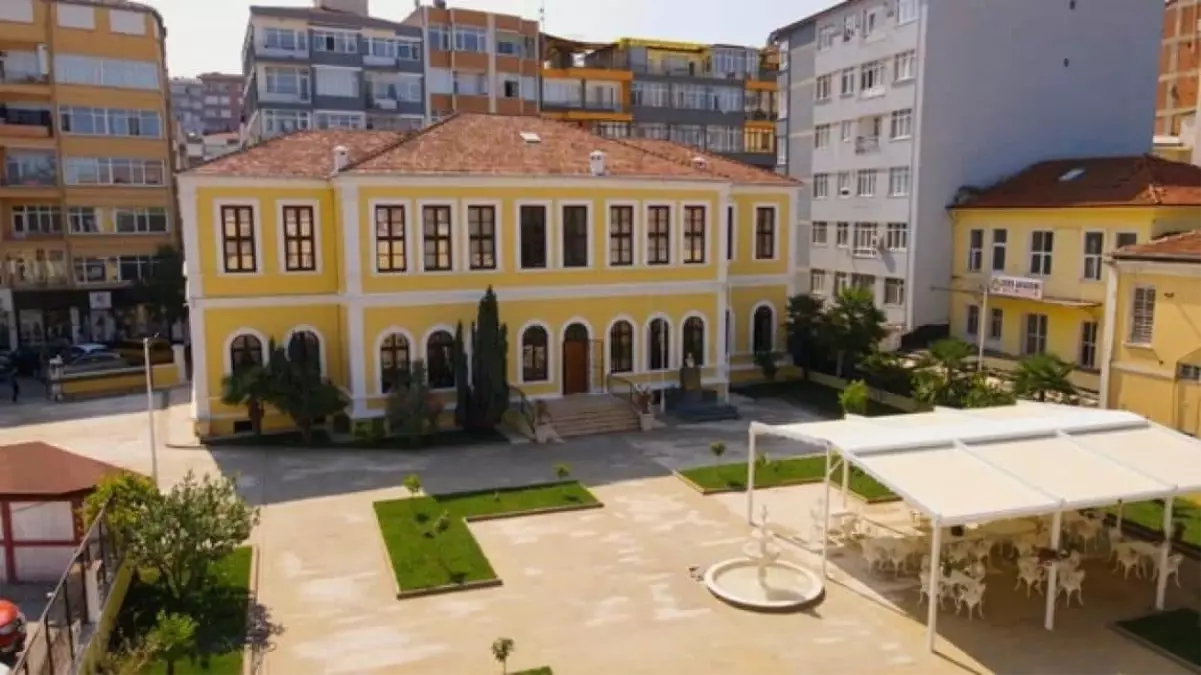 Samsun\'da 100 Yıllık Gelinlik Sergisi