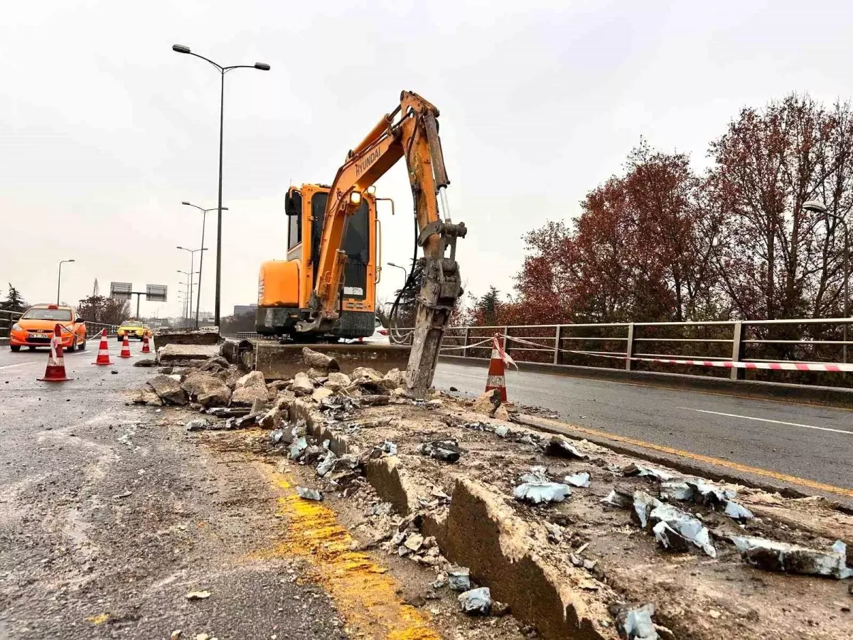 Ankara\'da tek kişilik yol çalışması