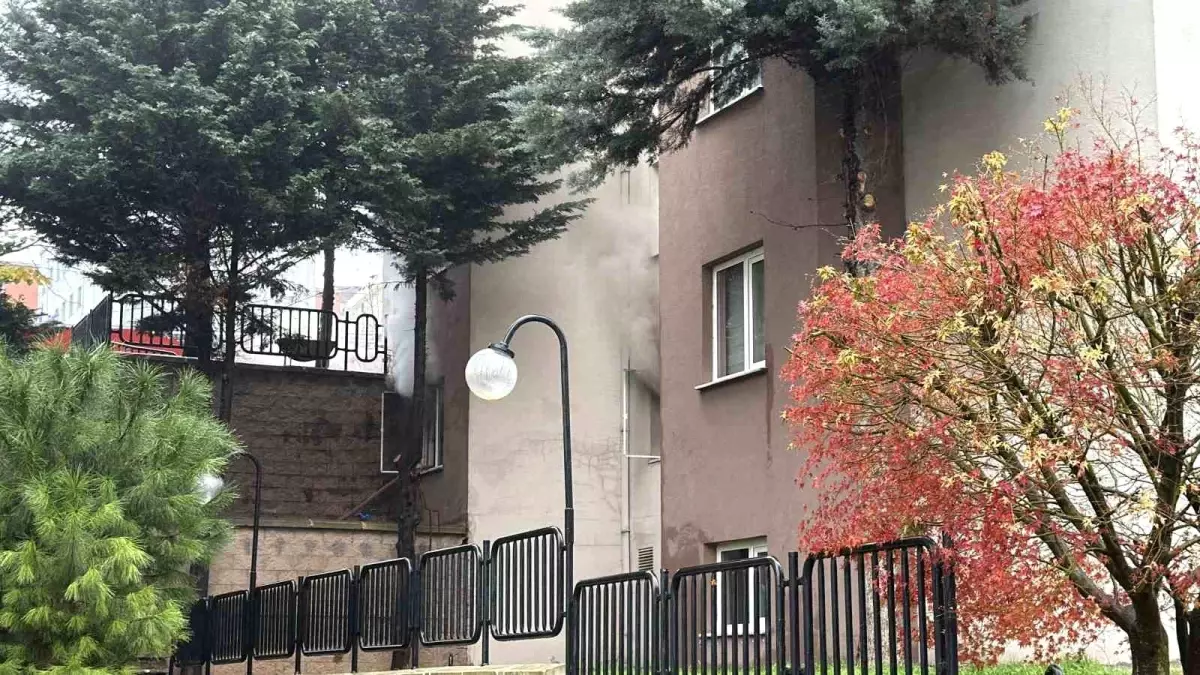 Arnavutköy\'de Yangın Paniği