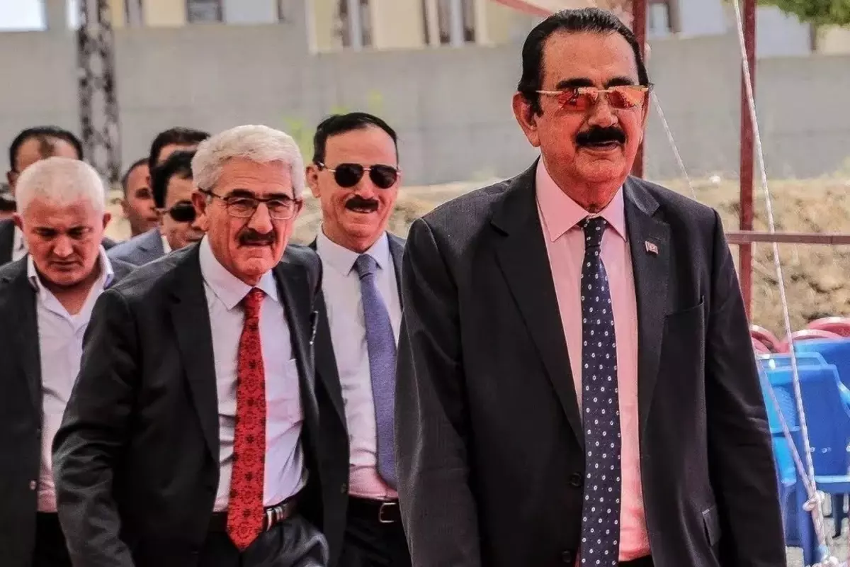 Aşiret lideri, Ankara\'nın göbeğinde oğlunu vurdu