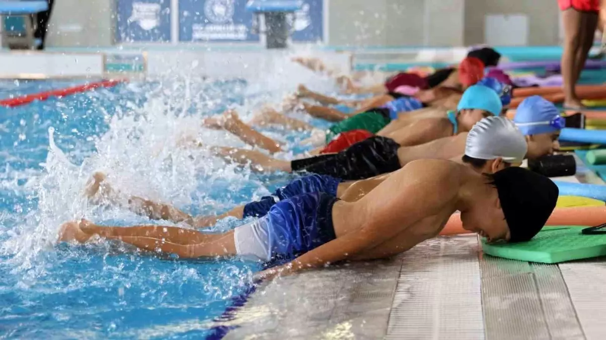 Aydın\'da 21 Bin Kişiye Yüzme Eğitimi Verildi