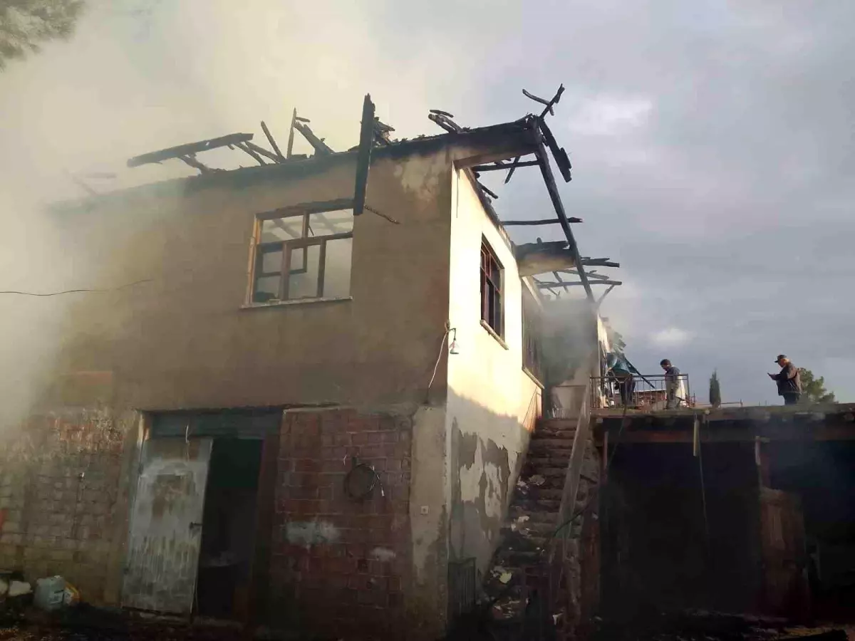 Burdur\'da Ev Yangını Kontrol Altına Alındı