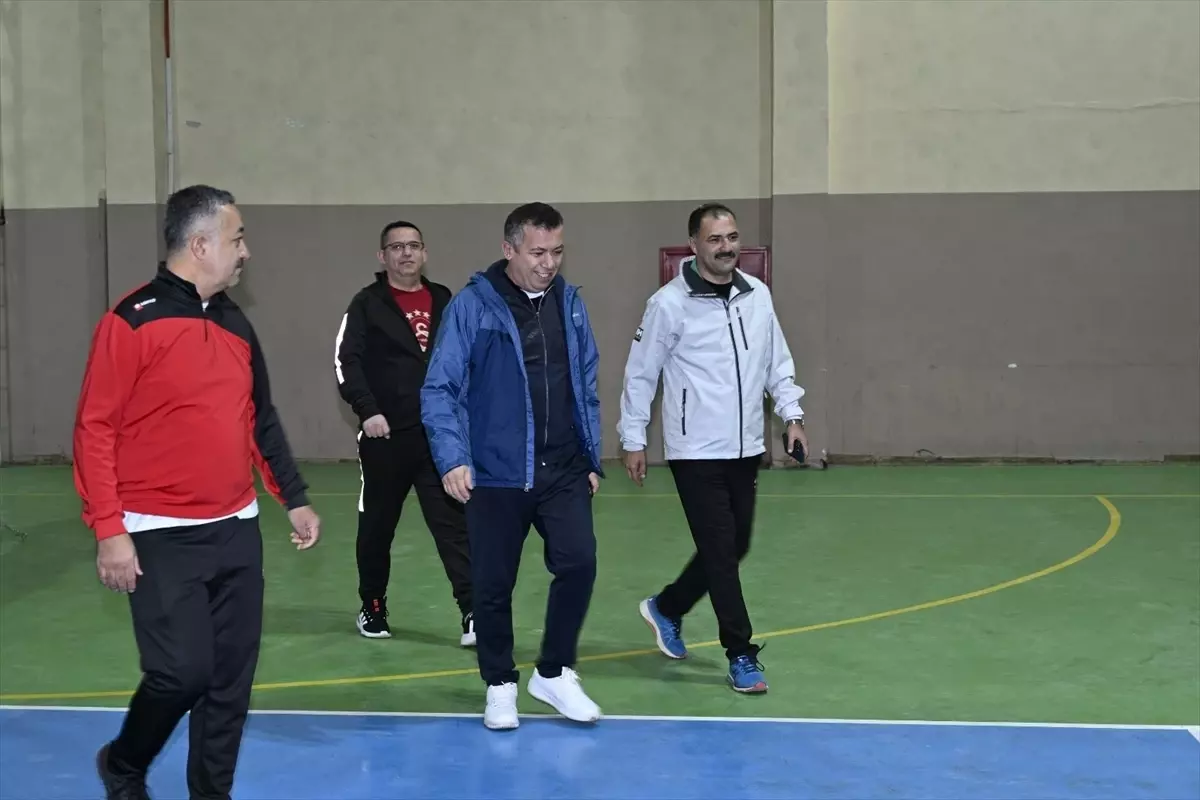 Demirci\'de Voleybol Turnuvası Başladı