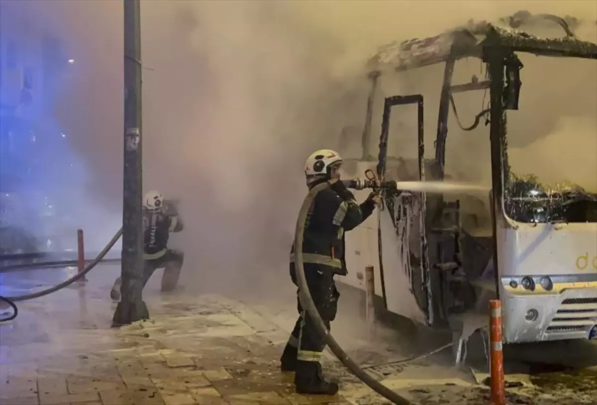 Pamukkale\'de Midibüs Yangını