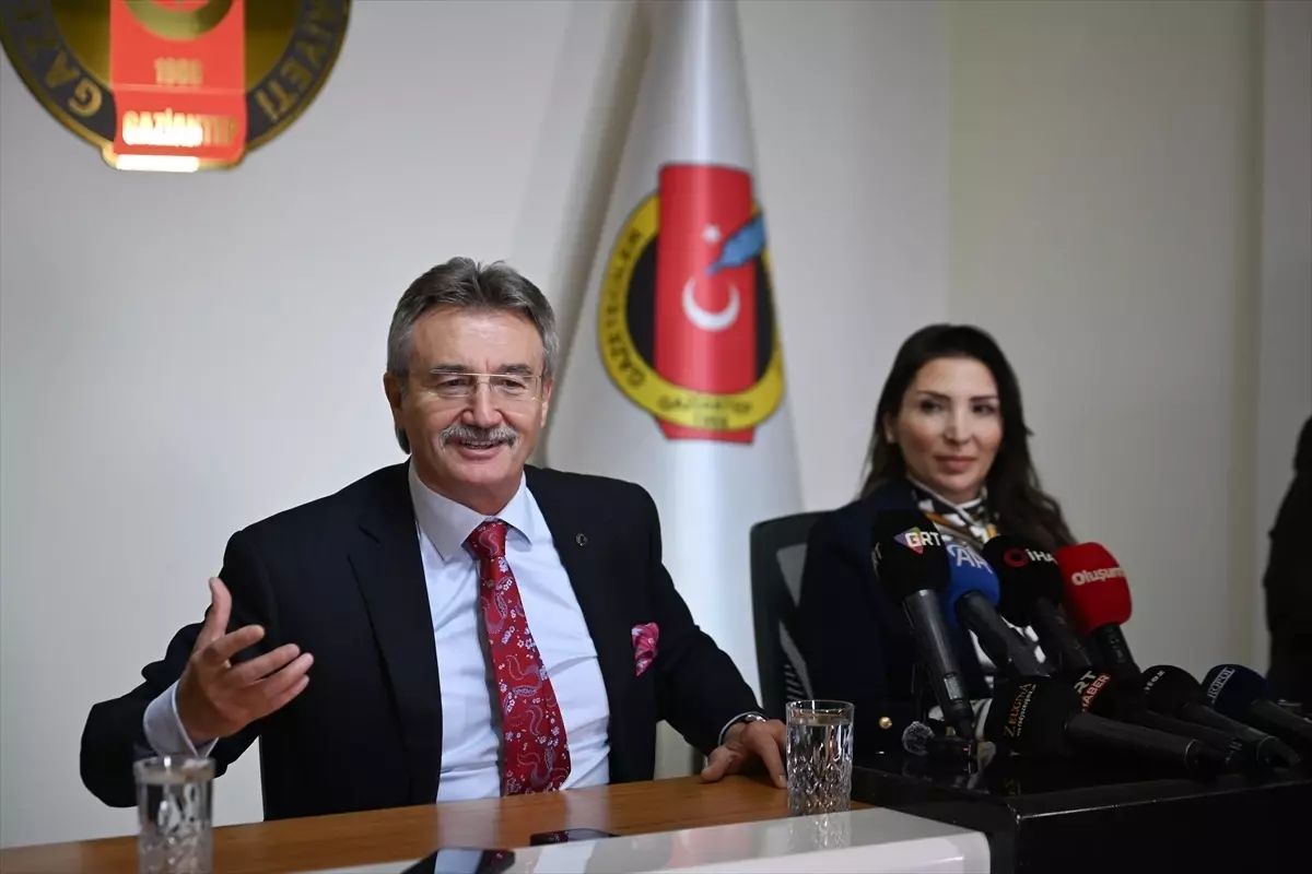 Kürşat Tüzmen Gaziantep\'te Basın Toplantısı Düzenledi