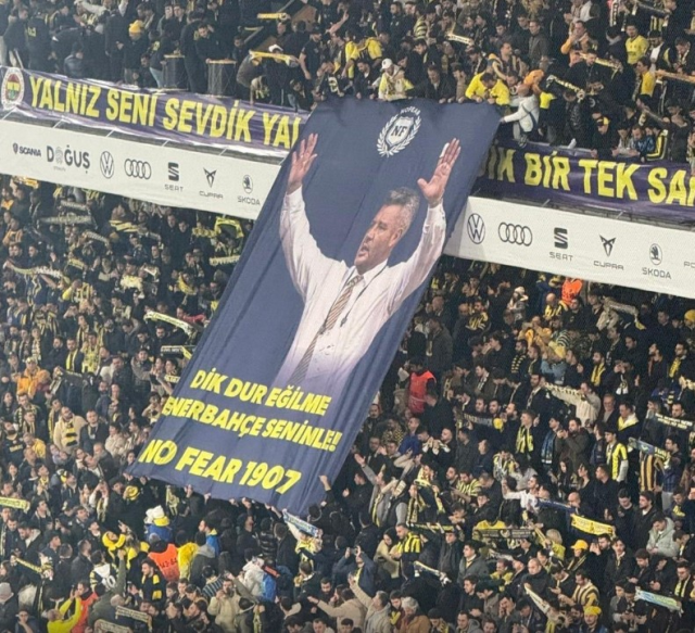 Fenerbahçe taraftarından Sadettin Saran'a destek