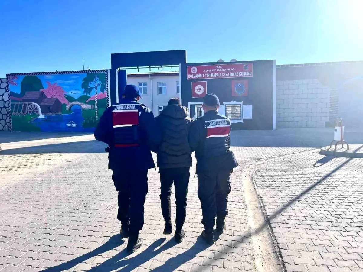Sağlıkta Aranan Şahıs Jandarma Tarafından Yakalandı