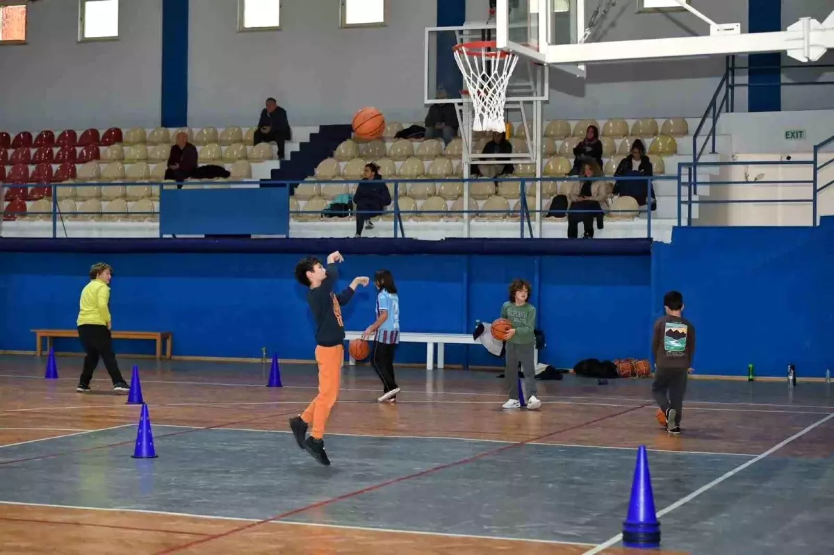 İsmet Selekler Spor Kompleksi\'nde kurslar başladı