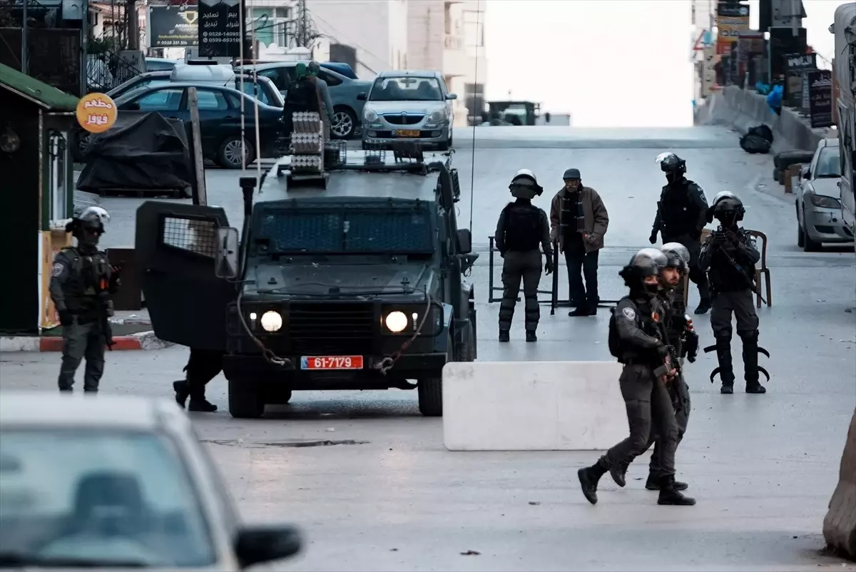İsrail Ordusu Kudüs\'te Baskın Düzenledi
