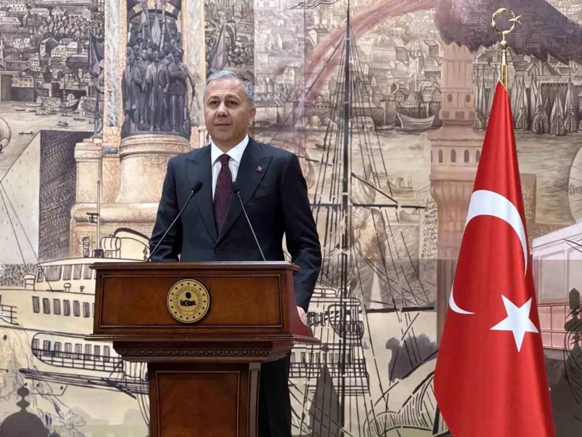 "Kabine dönemimizde 58 farklı ülkeden kırmızı bültenle aranan 588 suçlu Türkiye\'ye getirildi"